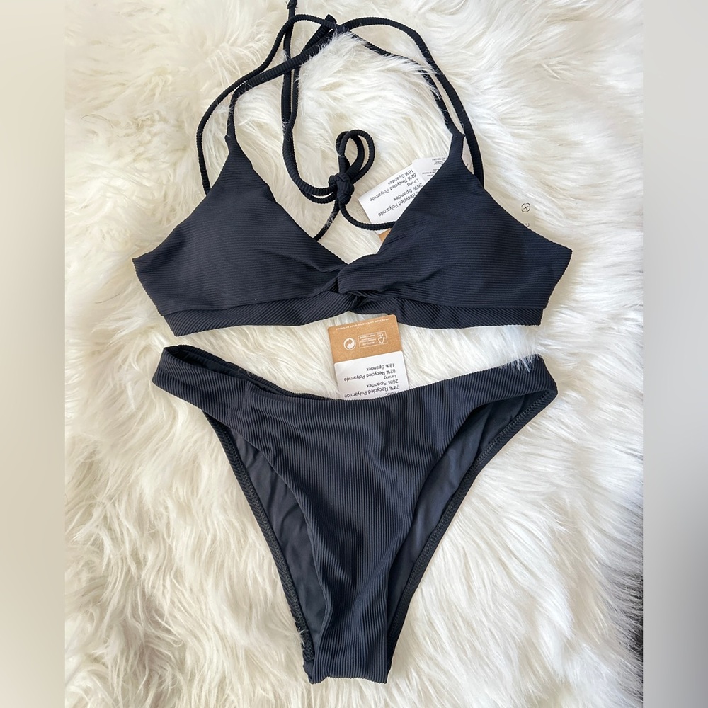 Berlook Balck Twist Backless Bikini Set, NWT - Picture 7 of 7
